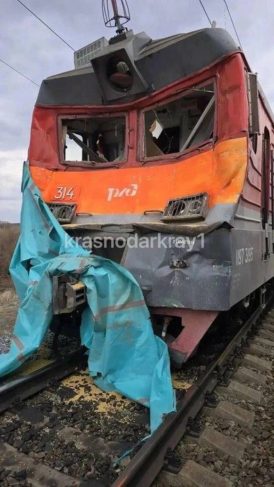 Поезд сильно пострадал | Источник: Краснодар и край / T.me