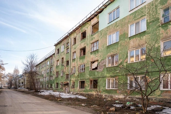 Так здание на Компросе, 94 выглядело в начале апреля | Источник: Василина Любимова / 59.RU