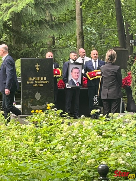 Присутствующие с теплотой вспоминают Романа Владимировича