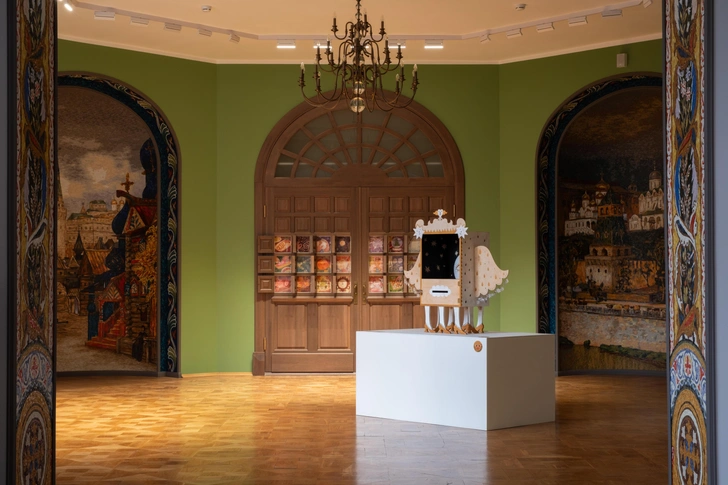 Выставка &laquo;Он в воздух бросает, и ловит он сразу&raquo;: современное искусство в московской школе