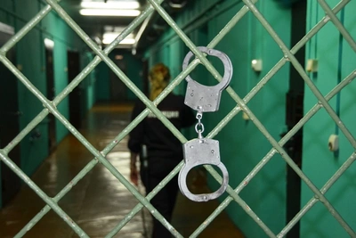 Полиция задержала девушку по делу о краже под влиянием мошенников