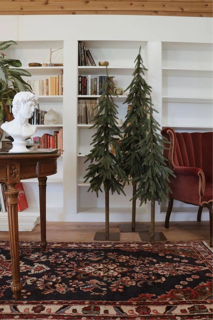 &laquo;Худая&raquo; елка: тренд-2026 для маленьких квартир