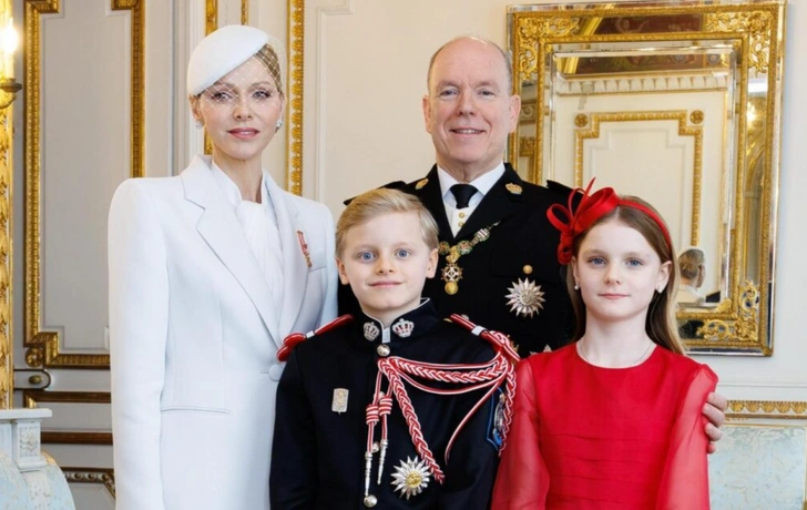 Тихая роскошь: княгиня Шарлен очаровала публику элегантным образом на детском рождественском празднике | Источник: Соцсети