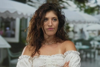 «Мне уже 21 год, а мать упорно диктует, с кем мне встречаться»