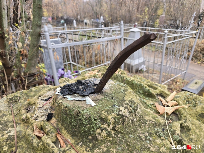 Иерей считает, что на кладбище много суеверий | Источник: Семен Коротов-Майбах / 164.RU