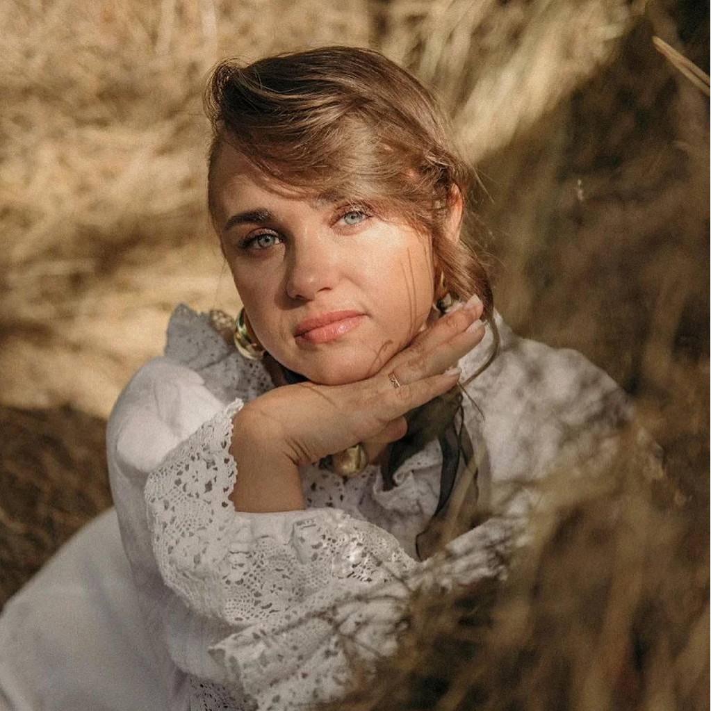 <p>Нина Секунова </p>