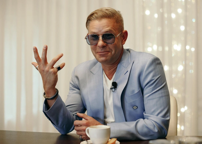Митя Фомин проводит время в родном городе | Источник: Андрей Бортко / NGS.RU