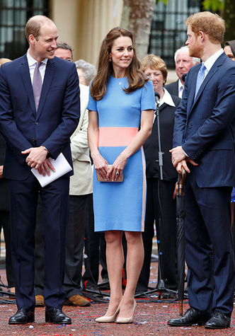 Герцогиня Кембриджская в платье Roksanda на королевском чаепитии