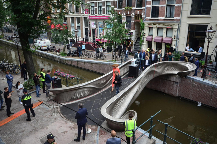 Фото №2 - В Амстердаме открылся мост, напечатанный на 3D принтере