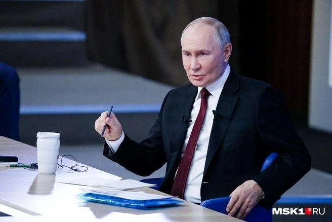 Президент высказался о развитии общественного транспорта в Екатеринбурге | Источник: Артем Устюжанин / MSK1.RU