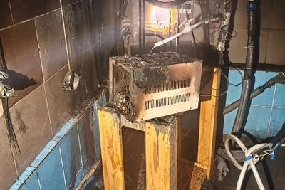 30 человек эвакуированы из гостиницы в Териберке из-за пожара