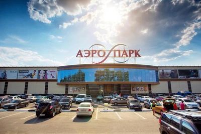 Дрон рухнул на парковку брянского ТЦ «Аэропарк»