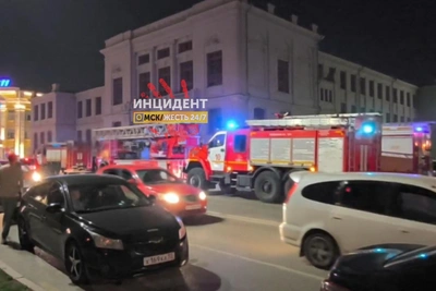 Пожарные стянулись к омскому колледжу из-за ложной тревоги