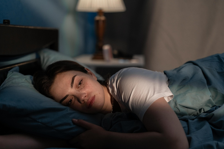 Дело не в подушке: 7 неочевидных причин, почему после сна болит голова