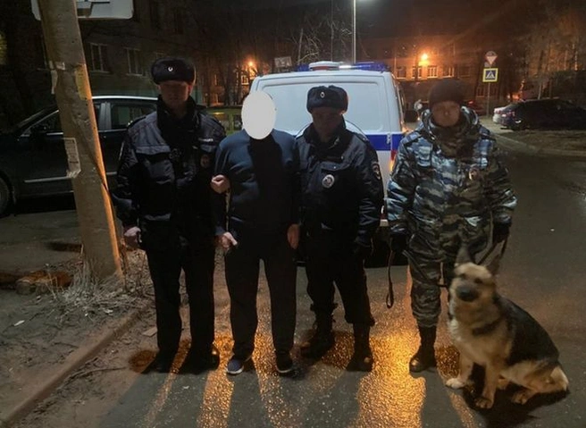 В рязанском общежитии мужчина угрожал убить соседа | ya62.ru