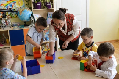 Кузбассовцы о закрытии детсадов: проблема в демографии и экономике