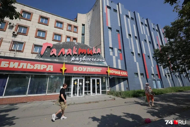 Вывески все те же, но все двери закрыты  | Источник: Наталья Лапцевич