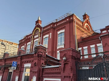Входная группа завода «Кристалл» | Источник: Серафима Путиева / MSK1.RU