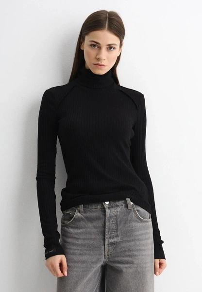 Водолазка по-французски: как выбрать и с чем сочетать самый нужный базовый трикотаж Водолазка по-французски: как выбрать и с чем сочетать самый нужный базовый трикотаж