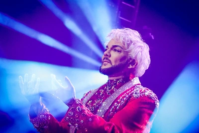 Зеркала, золото и красный санузел: Киркоров выставил на продажу квартиру в центре Москвы — фото