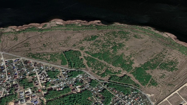 Гольф-клуб в 2018-м и 2025-м | Источник: Google Earth