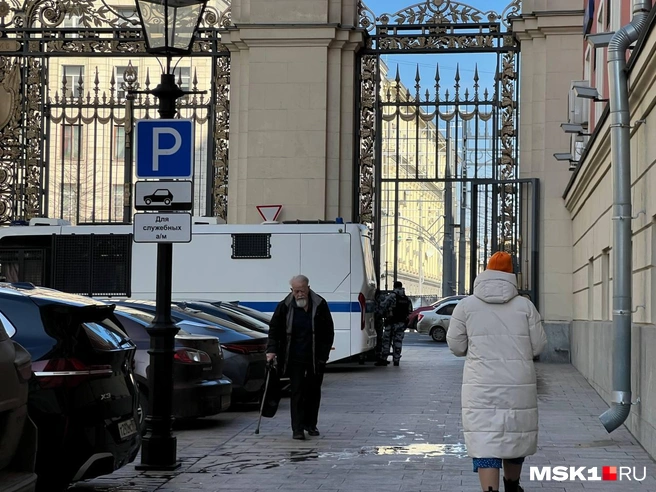 Центр Москвы остался без связи | Источник: Елена Халматова / MSK1.RU