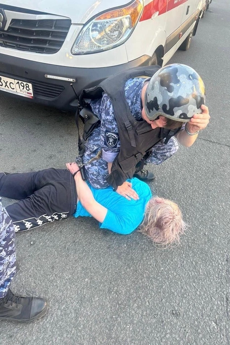 В Петербурге пьяный пациент избил фельдшеров скорой помощи. Возбуждено дело | Источник: ГУ Росгвардии по г.Санкт-Петербургу и Ленинградской области.