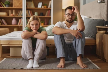 «Рассталась с парнем, потому что он разрешил мне красиво одетой ехать без него к подруге»