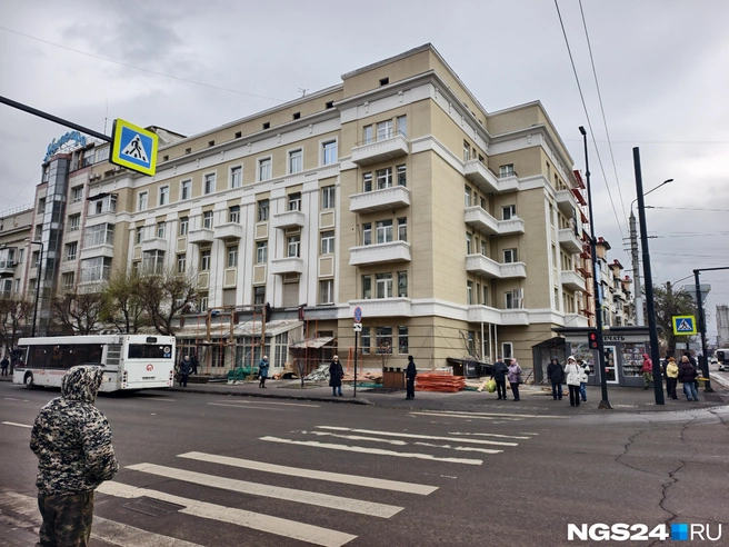 В центре Красноярска адресные таблички обещают устанавливать сразу после ремонта фасадов | Источник: Мария Ленц / NGS24.RU