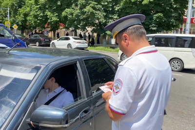 В Черкесске напомнили о правилах остановки и стоянки