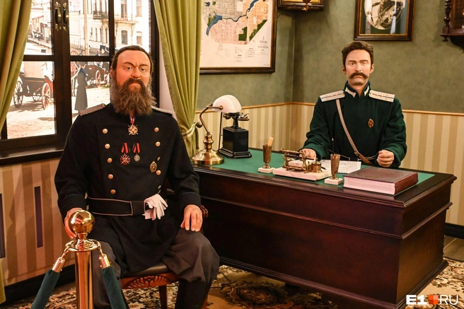 Слева — Иван Ермолаев, справа — Тихон Чапин | Источник: Дмитрий Емельянов / E1.RU