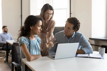 Офис без страха и упрека: как создавать здоровые отношения в рабочем коллективе и почему это важно