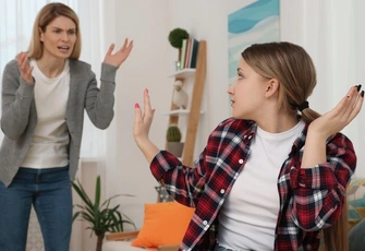 «Мама контролирует, бьет меня и считает, что единственный смысл моей жизни — помогать ей»