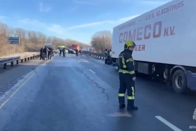 Автопоезд стал причиной ДТП под Ростовом: погибли 4 человека