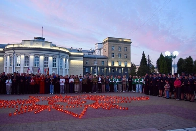 В Орле зажгли свечи памяти в годовщину начала войны