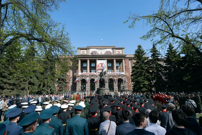 На церемонию пришли сотни горожан | Источник: пресс-служба «Сима-ленда»