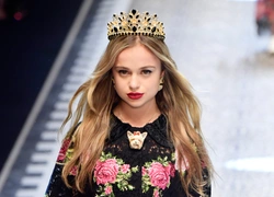 Голубая кровь на подиуме: наследницы британской короны в показе Dolce & Gabbana