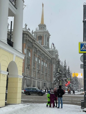 Ну… наш «Биг-бен» получше | Источник: автор колонки
