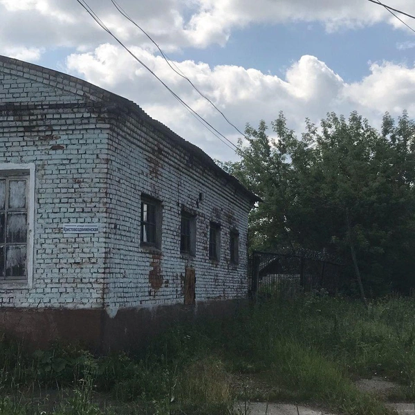 Под риском национализации в Тутаеве здание хлебопекарни на Крестовоздвиженской улице, особняков на улицах Ленина и Толбухина и еще одного дома на этой же улице | Источник: Михаил Евраев / Telegram