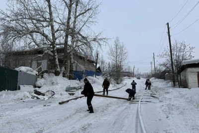 Наземный водовод прокладывают в Бодайбо для подачи воды в котельные