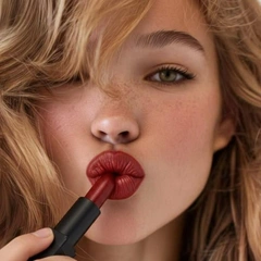 С какого возраста можно увеличивать губы и можно ли это делать подросткам: объясняет косметолог