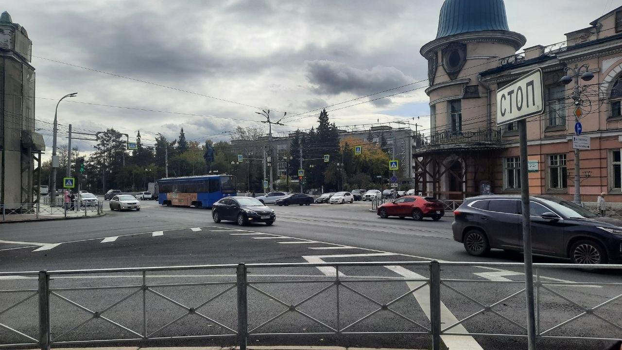 На месте лютеранской церкви иронично поставили памятник Ленину | Источник: Виктор Лучкин / «ИрСити»