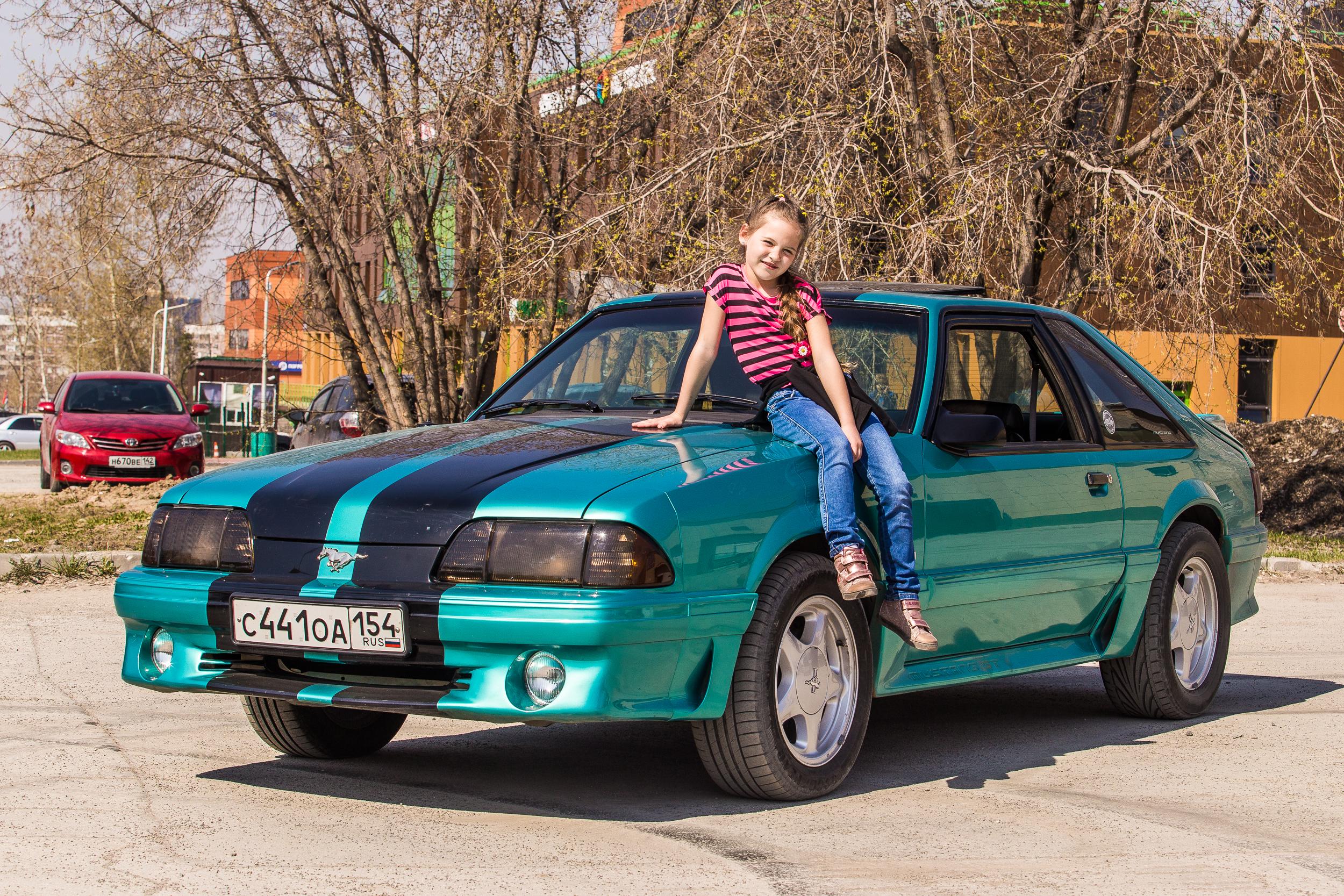 6-летняя сибирячка ездит на 5-литровом американском монстре Ford Mustang -  23 апреля 2020 - НГС.ру