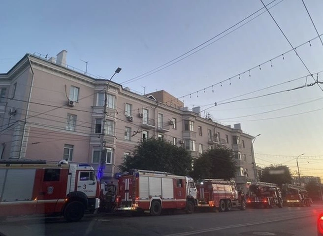 В четырехэтажном доме на Первомайском проспекте случился пожар | ya62.ru