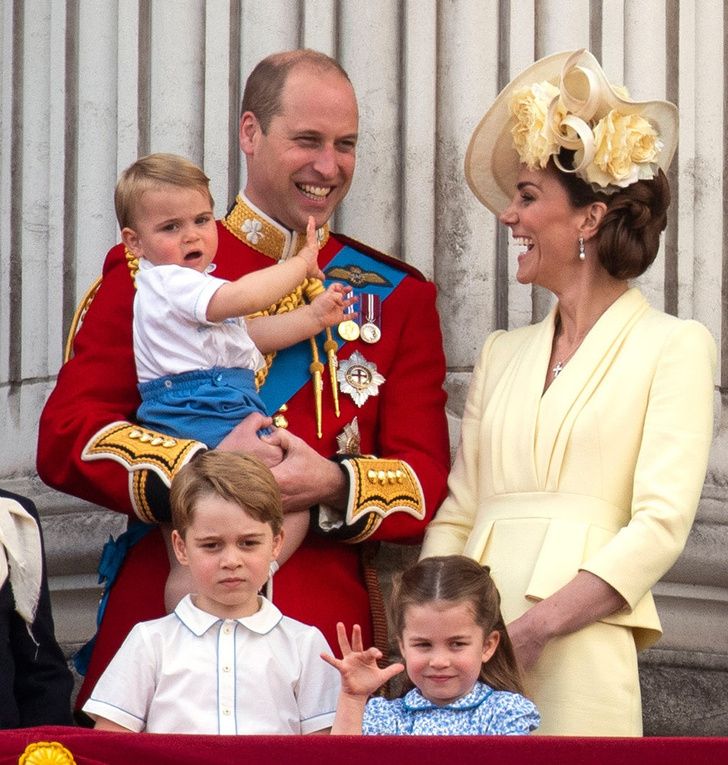 Принц Чарльз стал новым королем Великобритании и взял себе новое имя