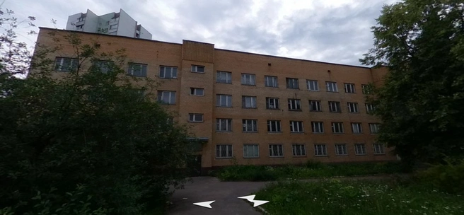 Вот так выглядело здание общежития в 2024 году | Источник: Яндекс.Карты