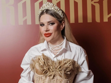 Гусева рассказала о конкуренции с Кадышевой, Лель пообещала исцелить Успенскую: презентация песни «Калинка»