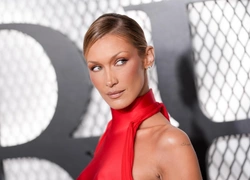 Белла Хадид на премьере сериала «Красота» в Нью-Йорке: фото и подробности