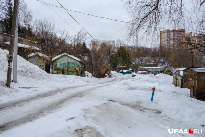 Гаражи, частные дома и колонка | Источник: Булат Салихов / UFA1.RU