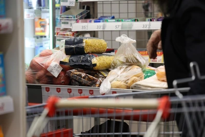 В Омской области названы лидеры роста и снижения цен на продукты